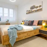 Sunny Luxury Apartments Grebovka