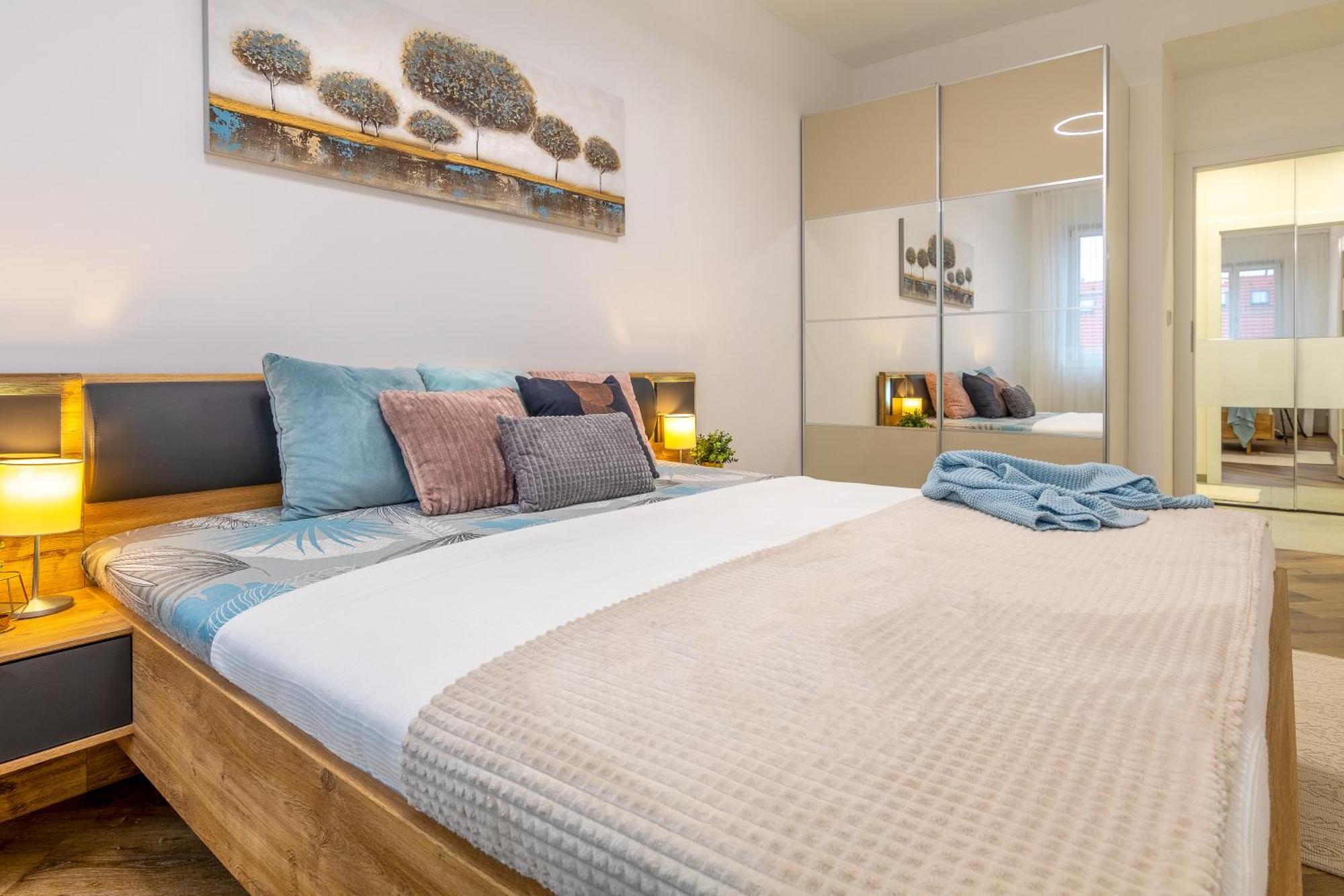 Apartment Sunny Luxury Grebovka
